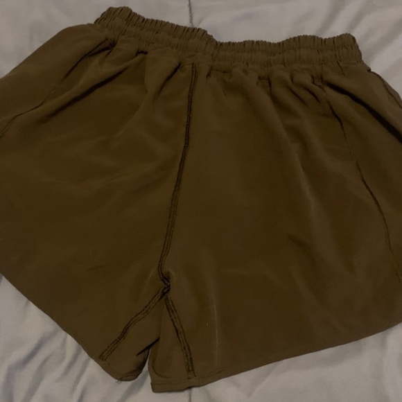 Lululemon hotty hot short - Picture 3 of 4